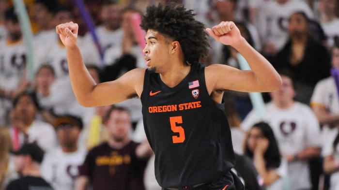 Oregon State senior guard Ethan Thompson averaged 14.8 points, 4.2 rebounds and 4.5 assists per game in 2019-20.